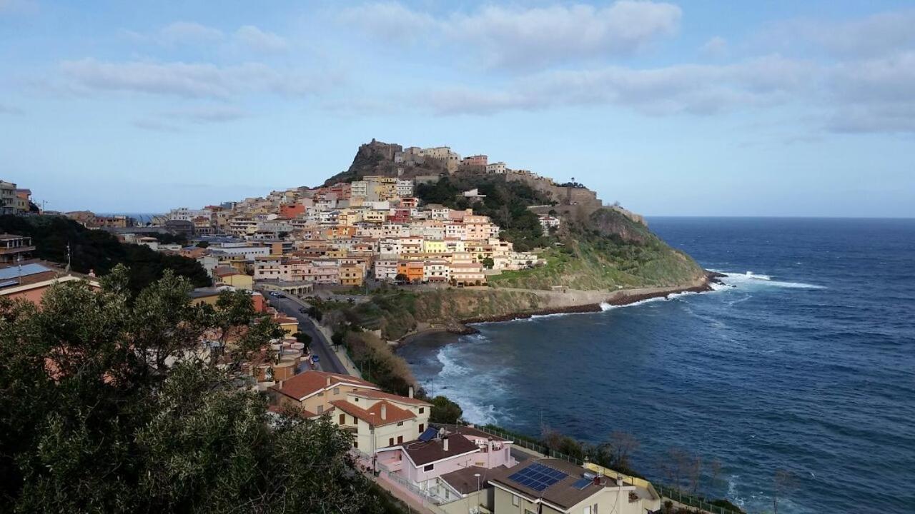 La Tartaruga Spiaggiata - Bilocale Centrale A Pochi Metri Dalla Spiaggia Castelsardo Exterior photo